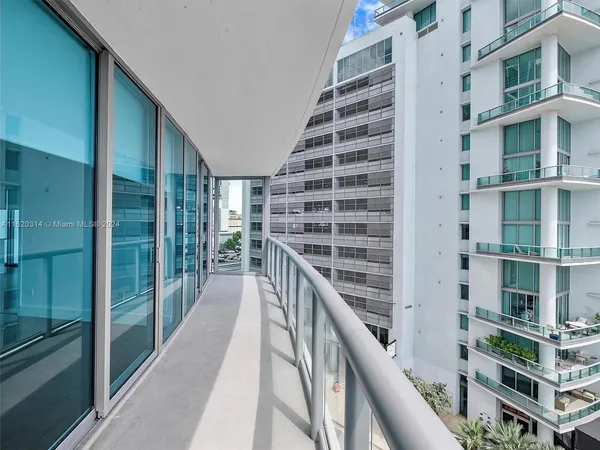 $738,000 | 888 Biscayne Boulevard, Unit 612, Miami, FL 33132