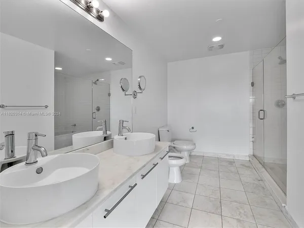 $738,000 | 888 Biscayne Boulevard, Unit 612, Miami, FL 33132