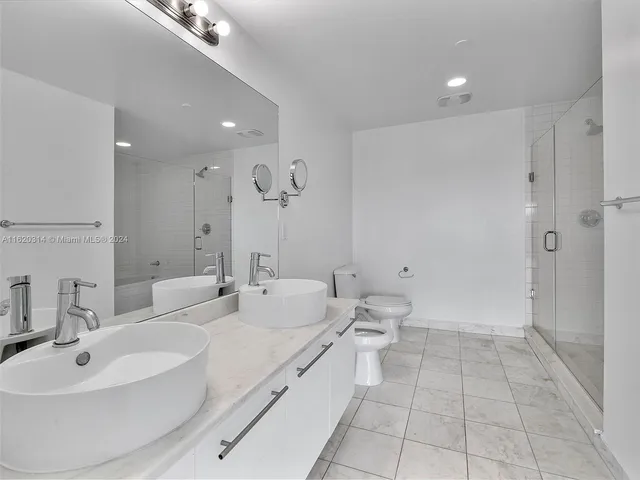 $748,000 | 888 Biscayne Boulevard, Unit 612, Miami, FL 33132