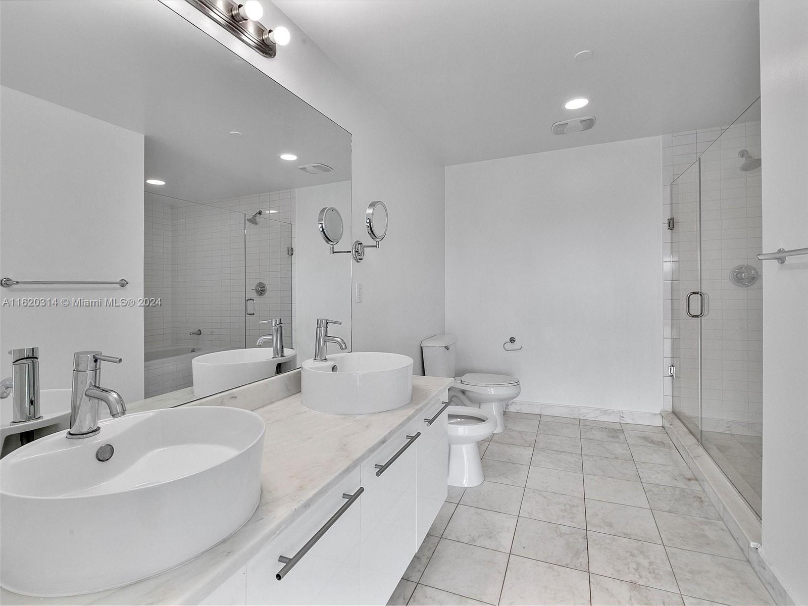 888 Biscayne Boulevard, Unit 612 Miami, FL 33132 - Photo 21 of 27