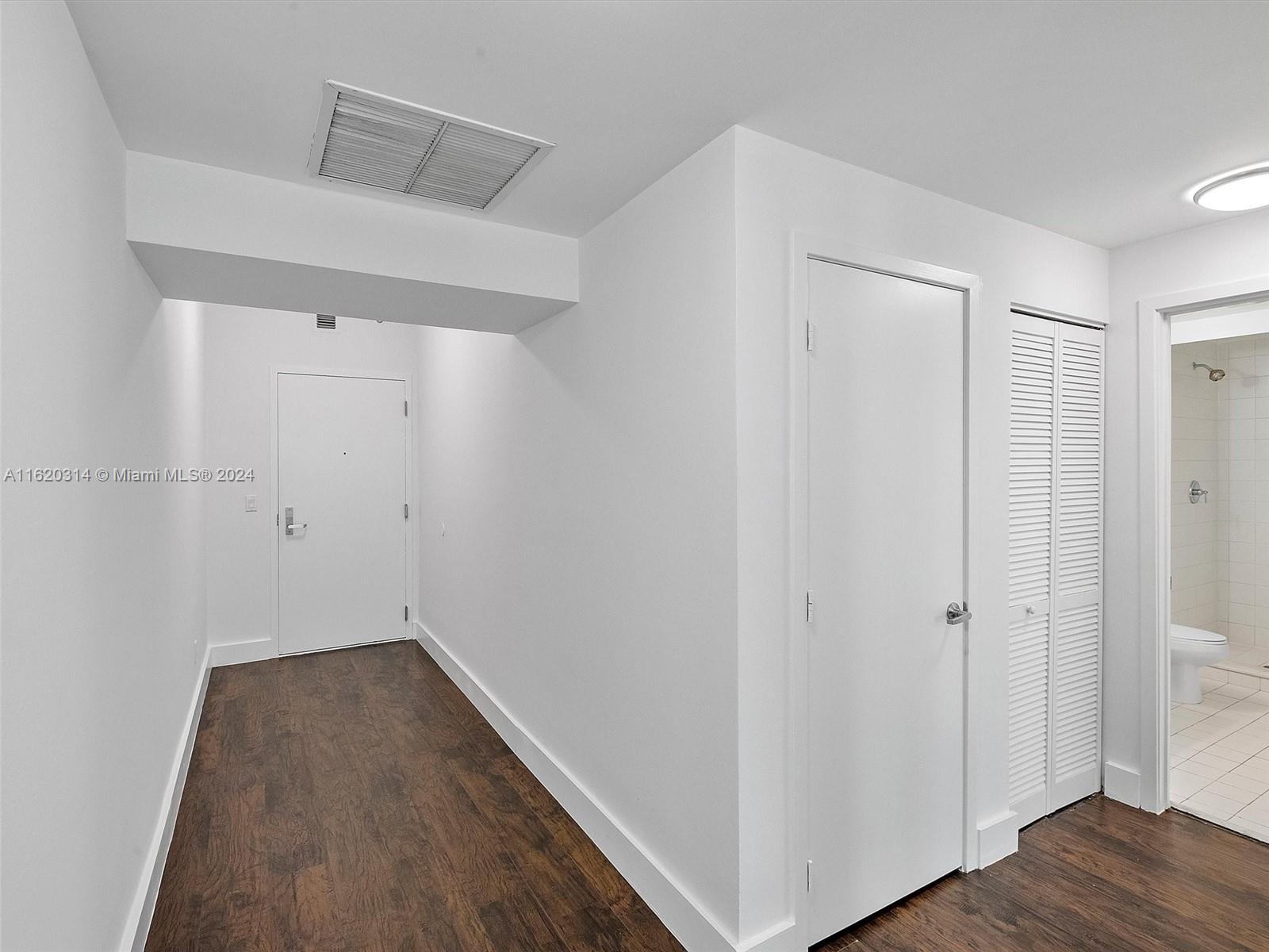 888 Biscayne Boulevard, Unit 612 Miami, FL 33132 - Photo 8 of 27