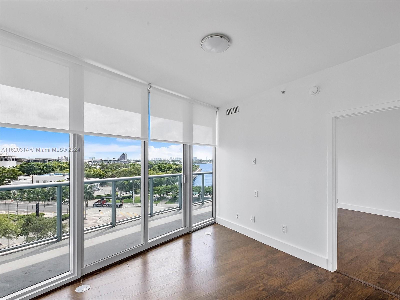 888 Biscayne Boulevard, Unit 612 Miami, FL 33132 - Photo 9 of 27