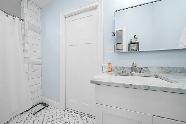 a picture of a wall with a white wall and a white wall