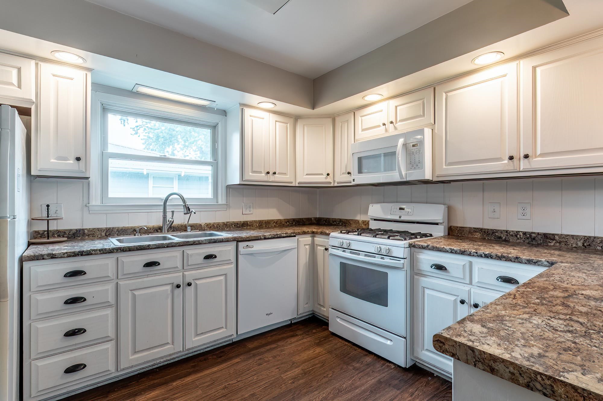 15707 Bluffton Road Fort Wayne, IN 46819 - Photo 10 of 35