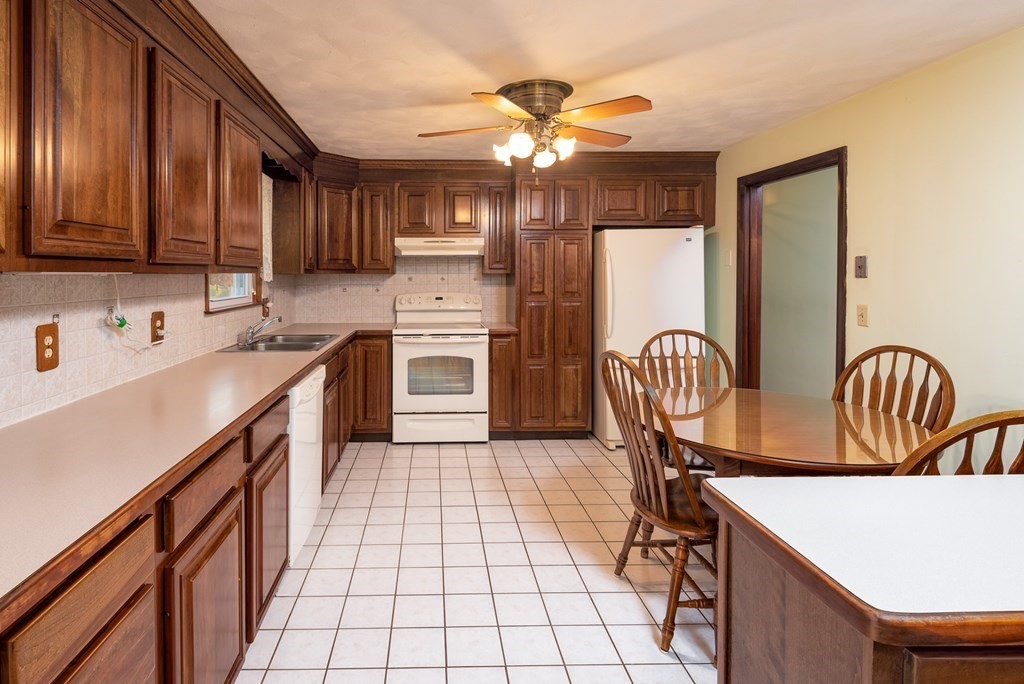 25 Hapgood Road Worcester, MA 01609 - Photo 8 of 32 Gallery Image 8