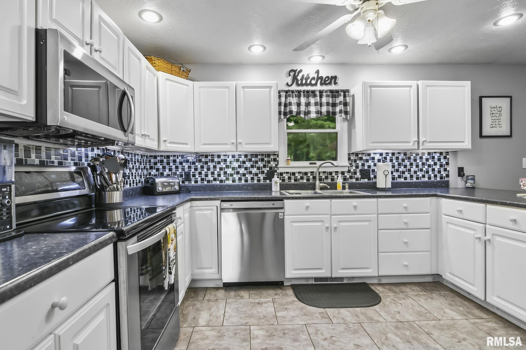 45 Aspen Road Pleasant Plains, IL 62677 - Photo 15 of 40