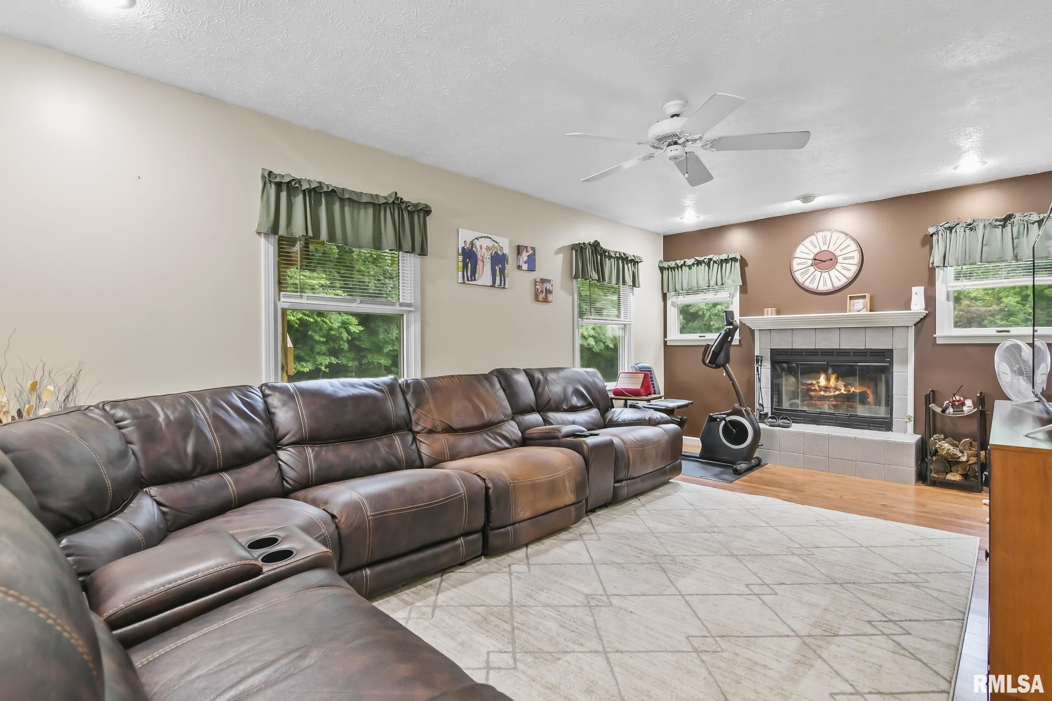 45 Aspen Road Pleasant Plains, IL 62677 - Photo 8 of 40