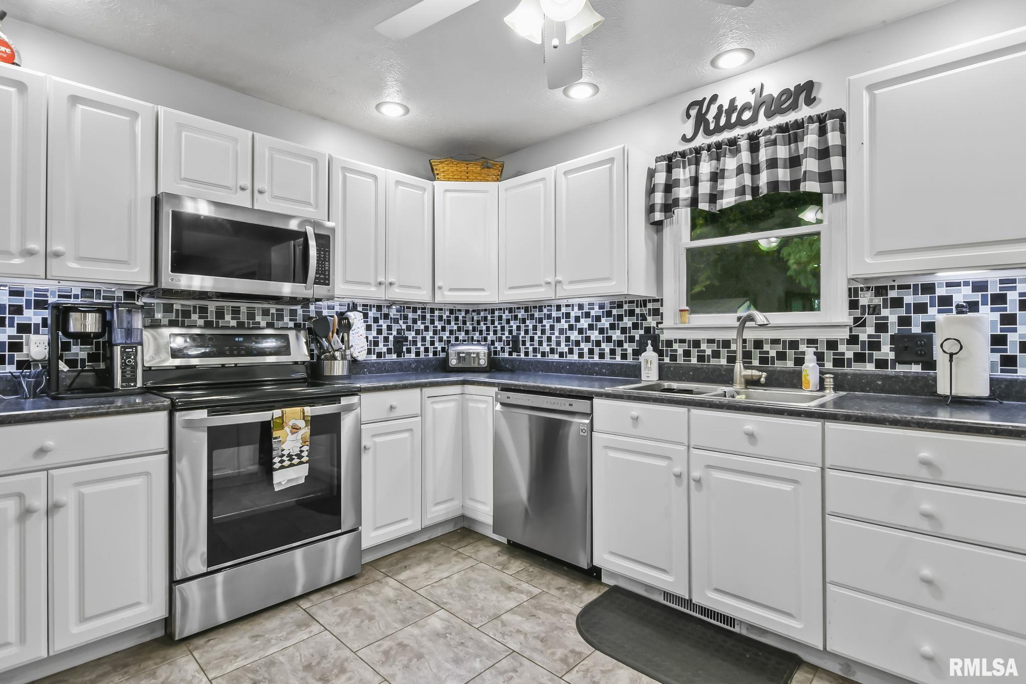 45 Aspen Road Pleasant Plains, IL 62677 - Photo 9 of 40