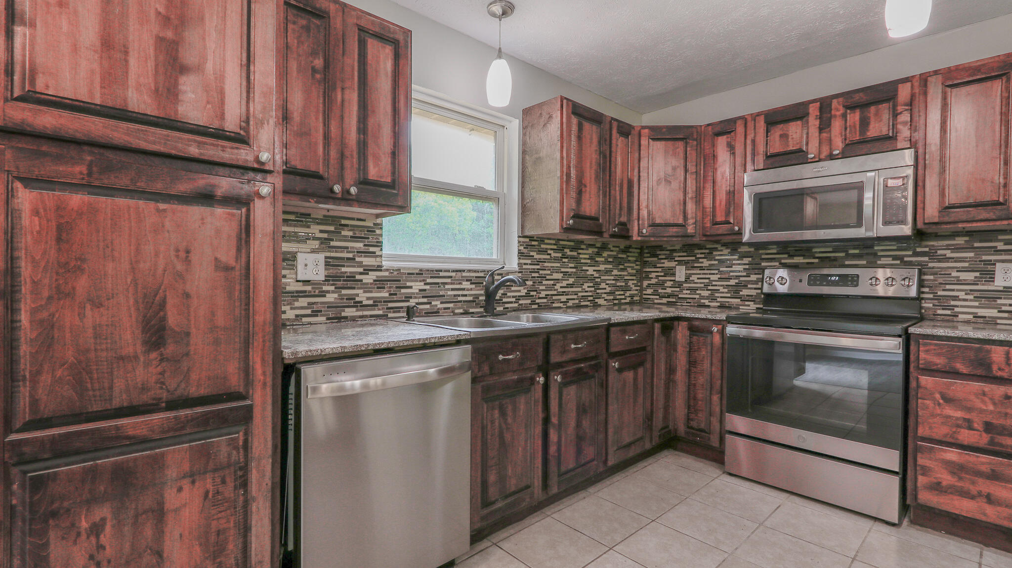 1288 Powder Branch Road Johnson City, TN 37601 - Photo 5 of 34 _MG_3897