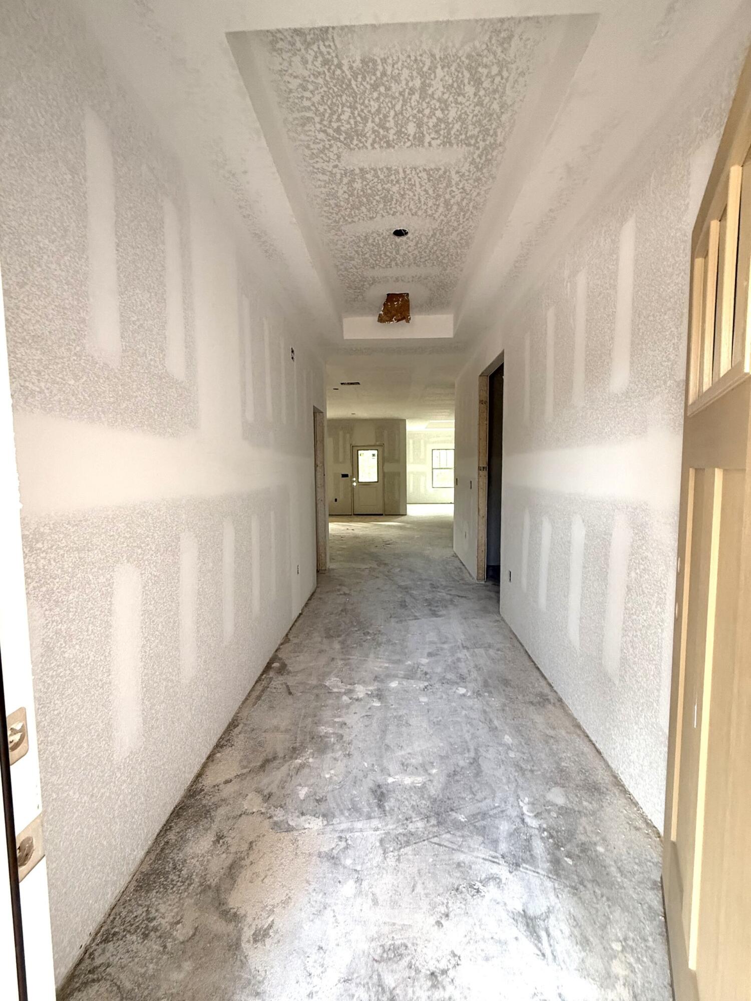 6699 Rocky Shores Road Milton, FL 32583 - Photo 4 of 77 foyer