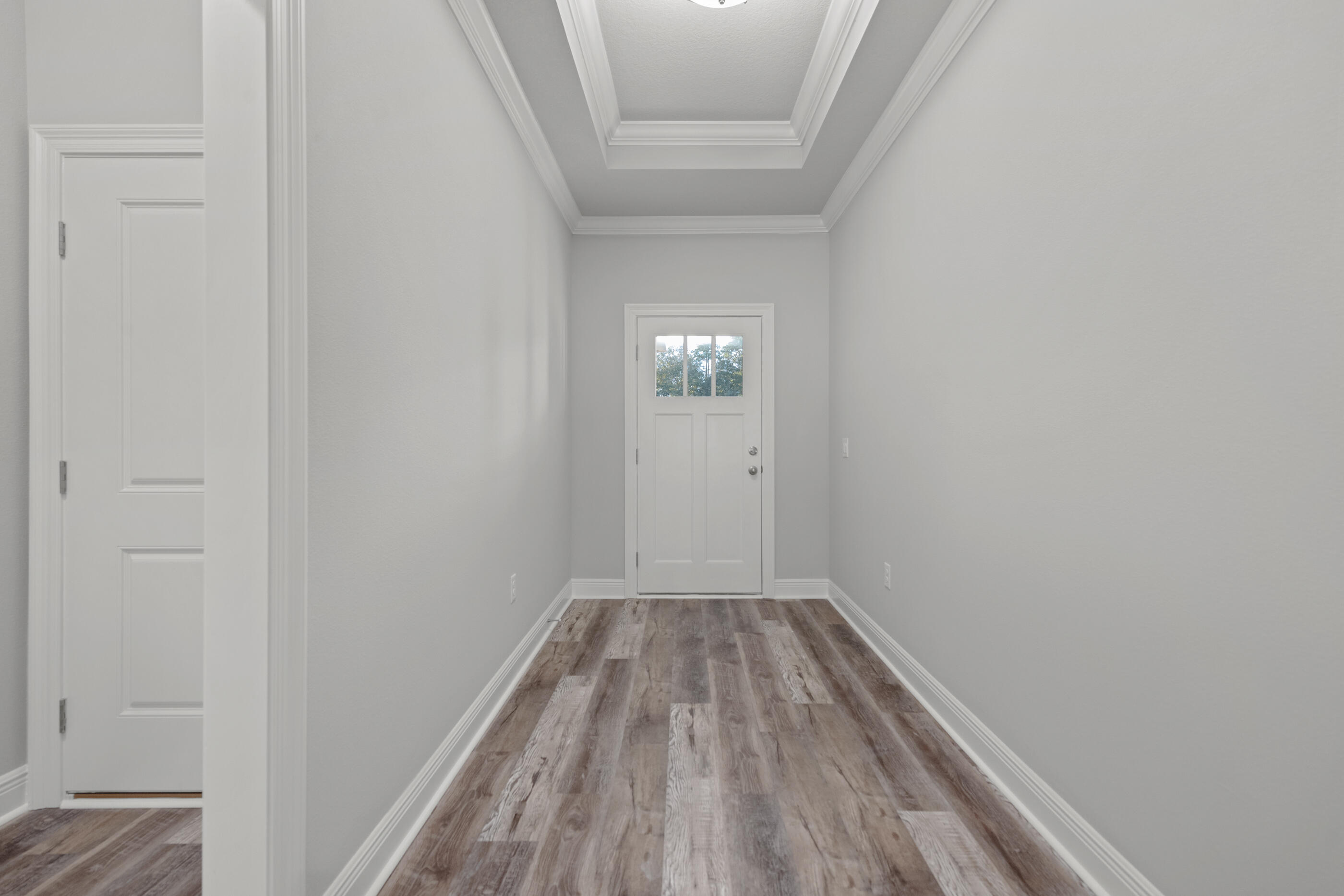 6699 Rocky Shores Road Milton, FL 32583 - Photo 5 of 77 a view of small space with wooden floor