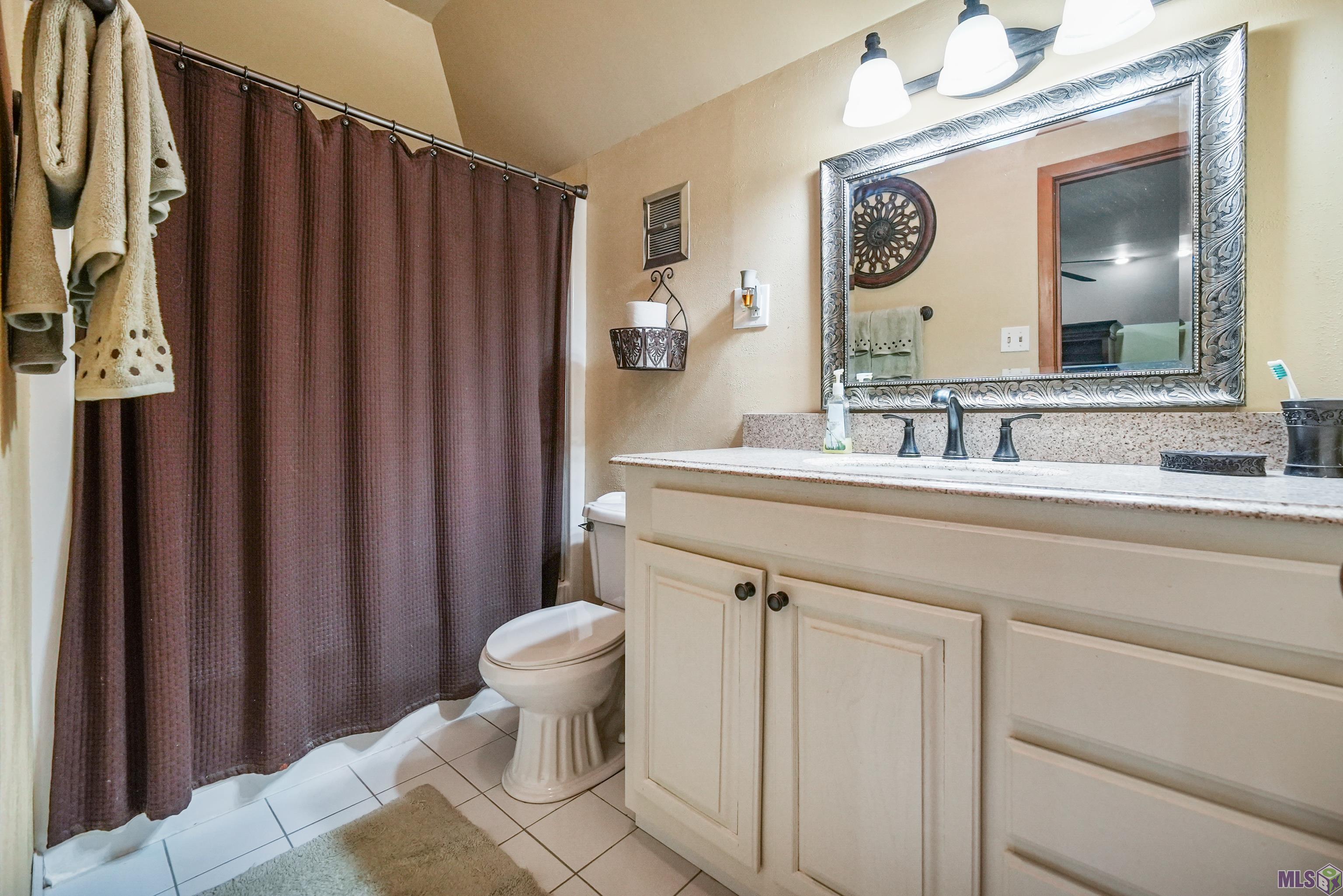 720 Lefort Bypass Road Thibodaux, LA 70301 - Photo 38 of 50 Bathroom - Third Floor