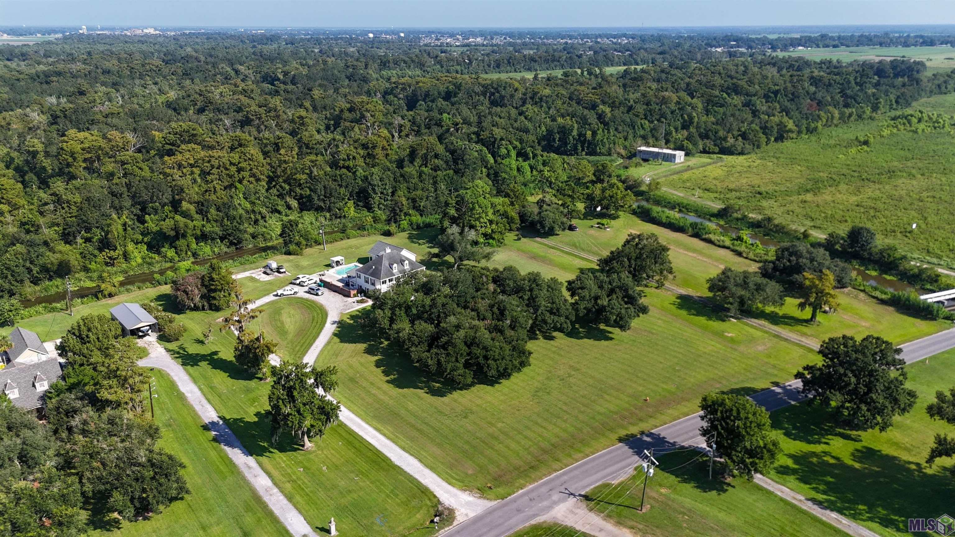 720 Lefort Bypass Road Thibodaux, LA 70301 - Photo 4 of 50