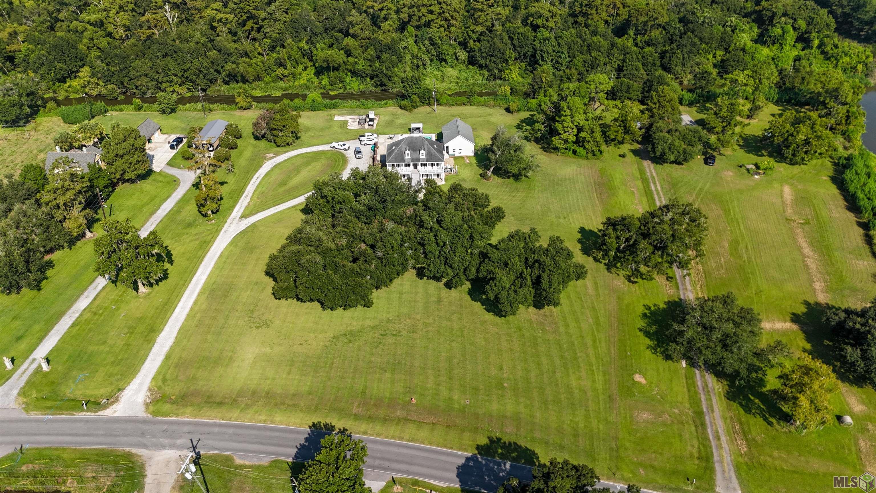 720 Lefort Bypass Road Thibodaux, LA 70301 - Photo 5 of 50