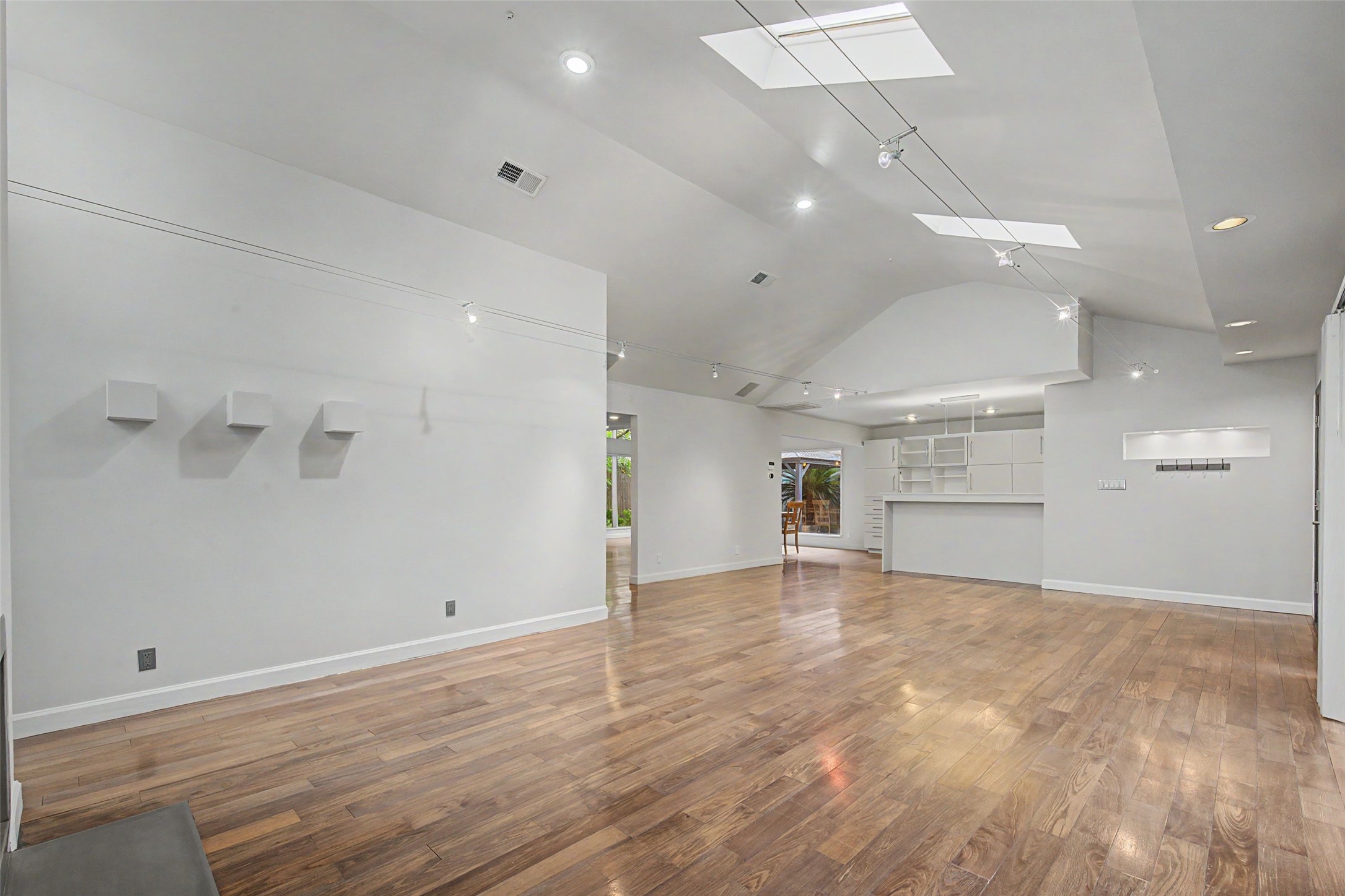 2723 Nottingham Street Houston, TX 77005 - Photo 3 of 47