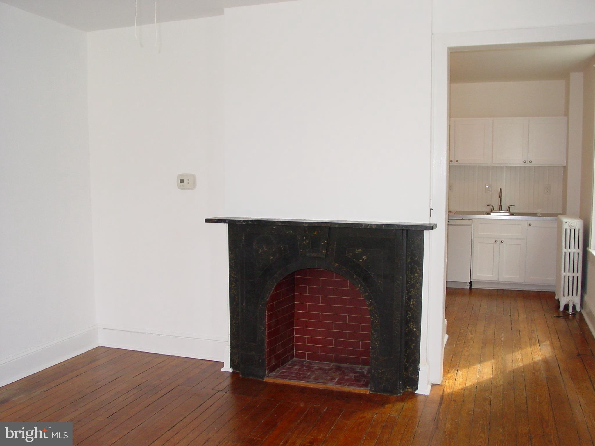 3707 Roland Avenue Baltimore, MD 21211 - Photo 3 of 19 Living Room