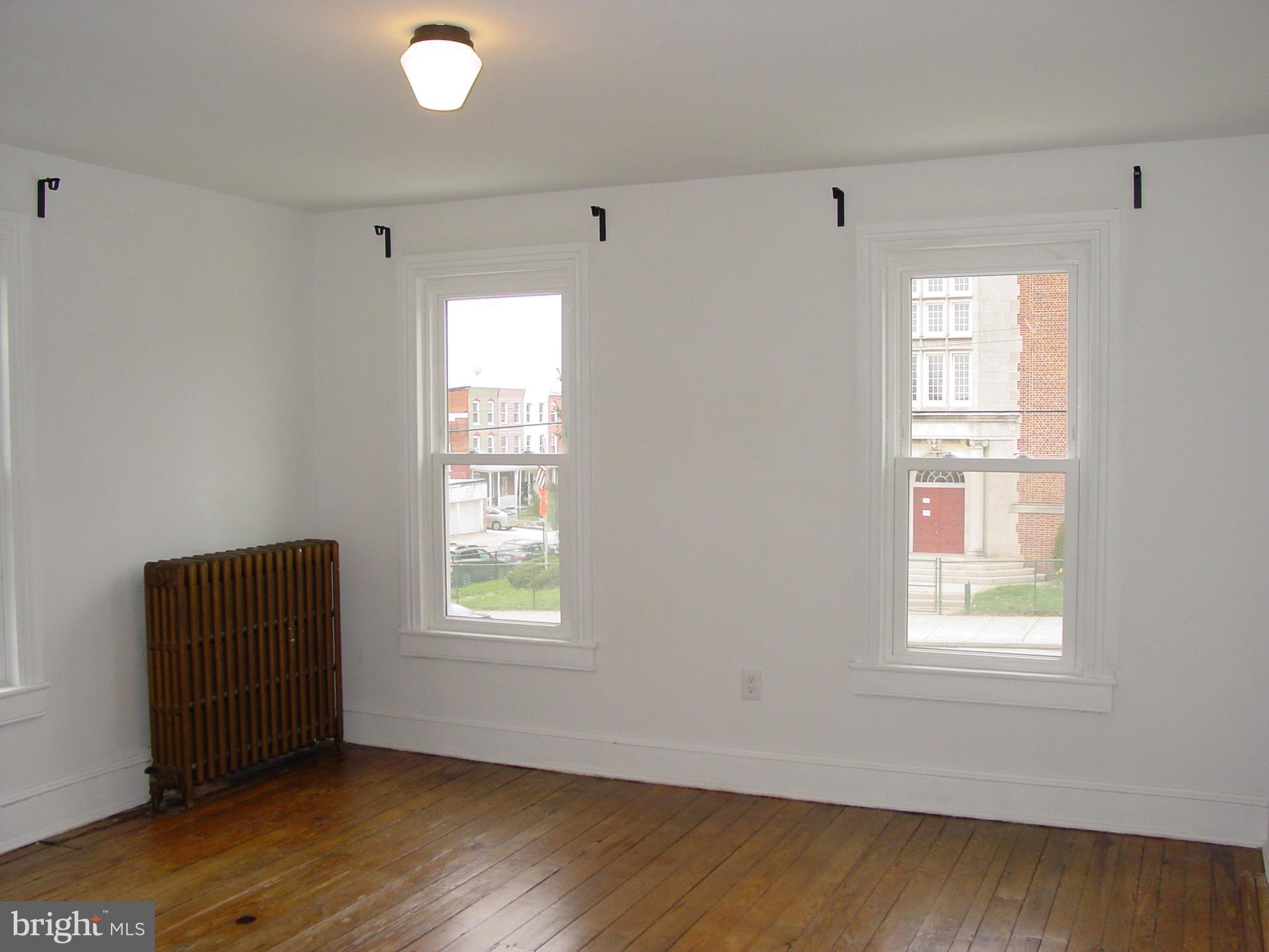 3707 Roland Avenue Baltimore, MD 21211 - Photo 7 of 19 Living Room