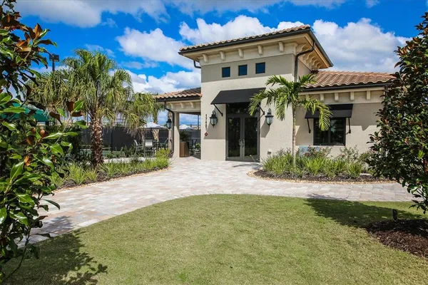 $3,250 | 5624 Palmer Circle, Unit 105, Bradenton, FL 34211