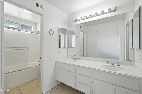 $869,000 | 676 Snipe Walk, Oxnard, CA 93035