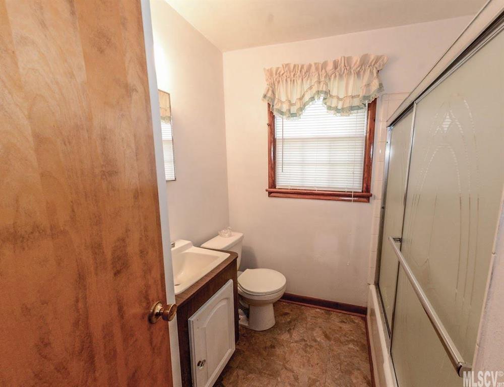 5037 Springhaven Drive Conover, NC 28613 - Photo 16 of 24 Gallery Image 16