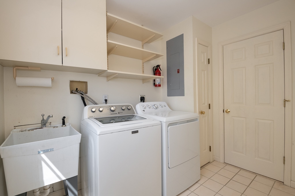 6-8 Devon Avenue, Unit 3 Beverly, MA 01915 - Photo 33 of 40