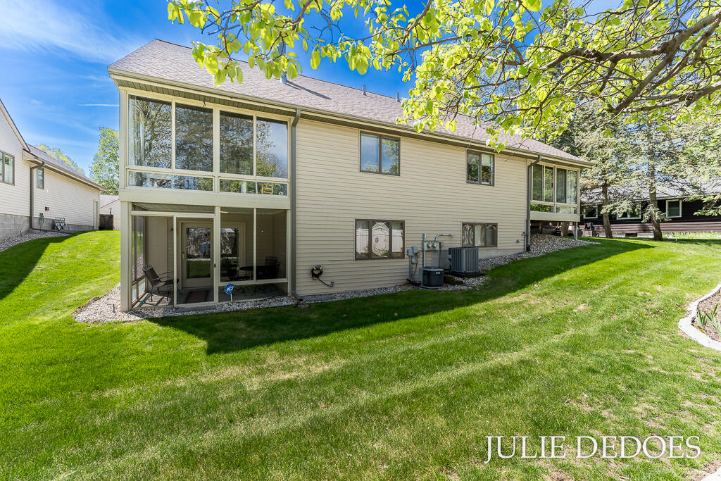 8 Summit Park Drive, Unit 8 Spring Lake, MI 49456 - Photo 37 of 46 8SummitParkDr-5LoRes