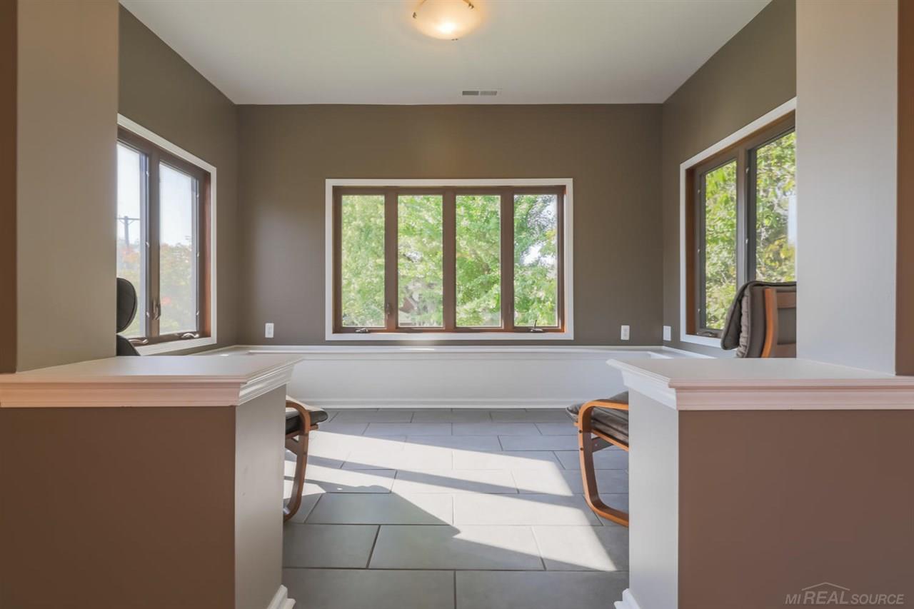 1600 Prestwick Road Grosse Pointe Woods, MI 48236 - Photo 18 of 21