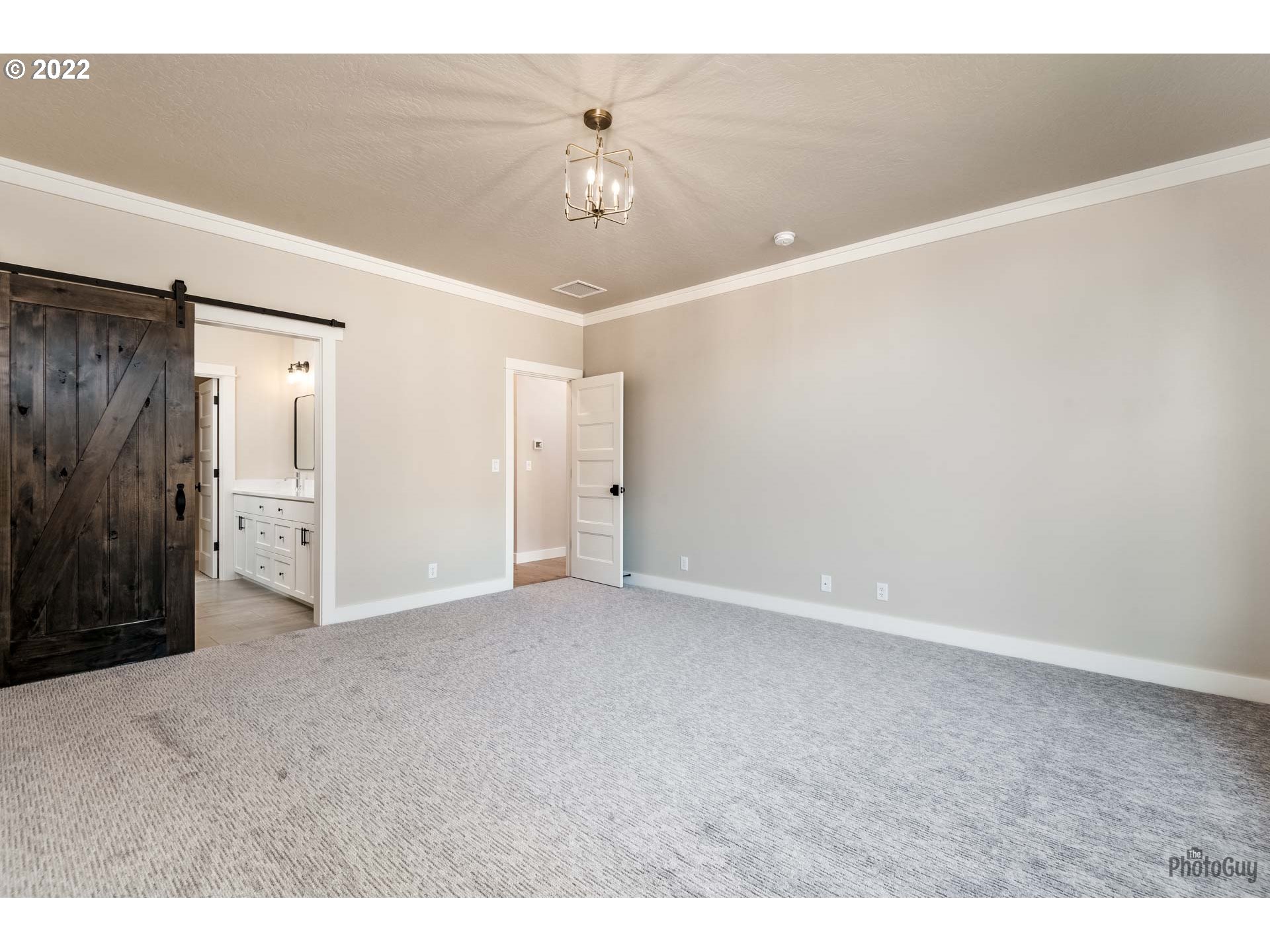 1011 South 33rd Springfield, OR 97478 - Photo 17 of 32 a view of an empty room