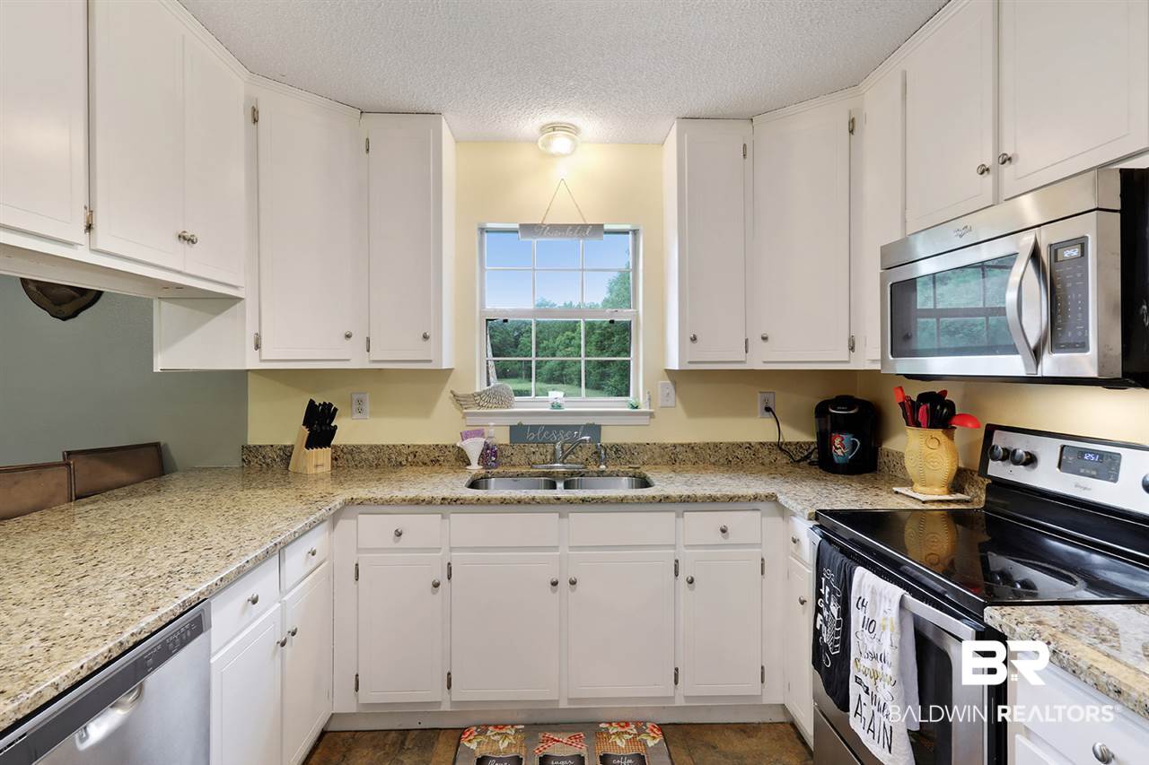 19250 Carver Lane Foley, AL 36535 - Photo 7 of 17