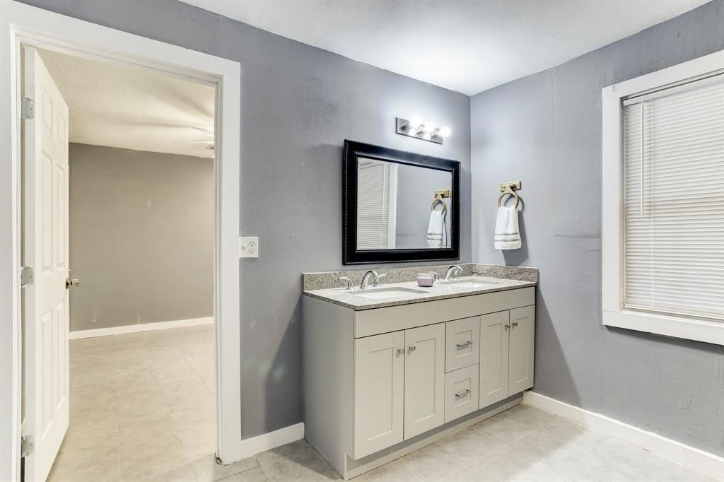 9005 Cheer Street Houston, TX 77063 - Photo 11 of 12