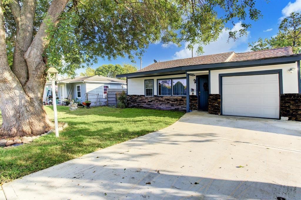 9005 Cheer Street Houston, TX 77063 - Photo 2 of 12