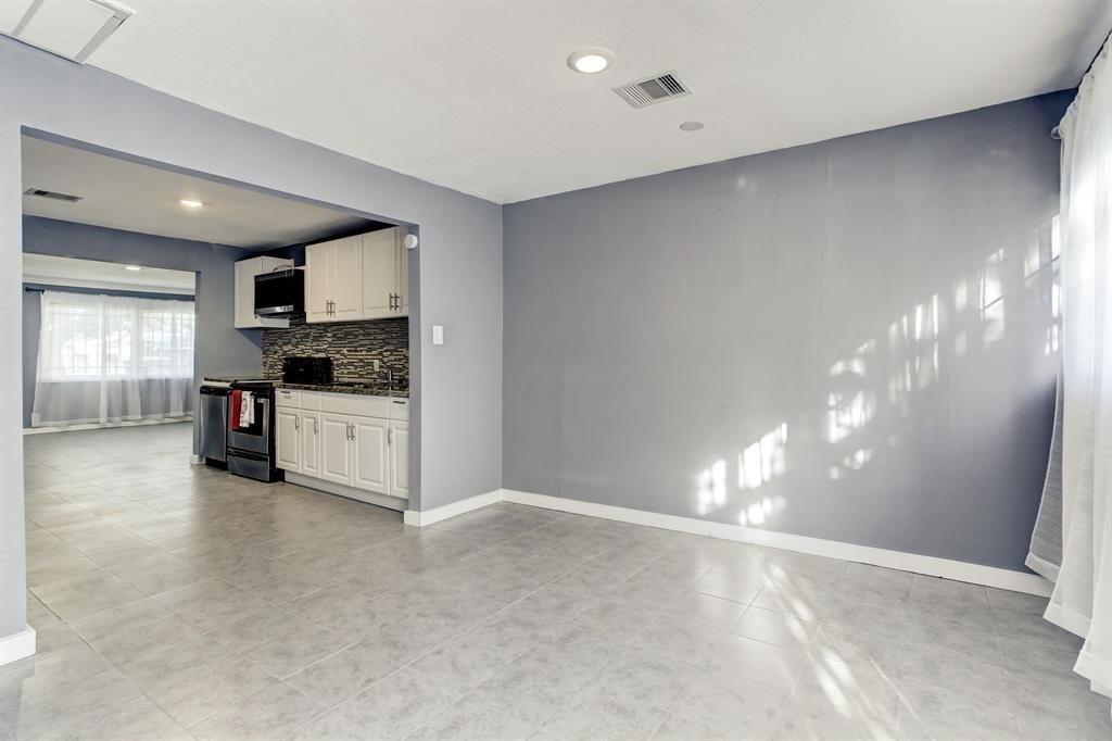 9005 Cheer Street Houston, TX 77063 - Photo 4 of 12