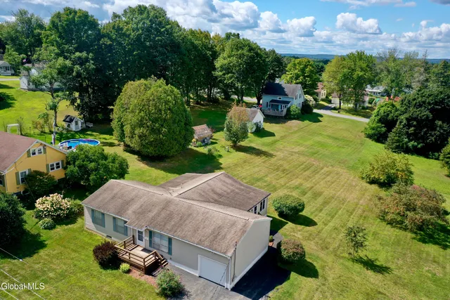 $249,900 | 807 Fon Clair Street, Johnstown, NY 12095