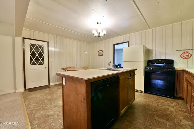 $249,900 | 807 Fon Clair Street, Johnstown, NY 12095