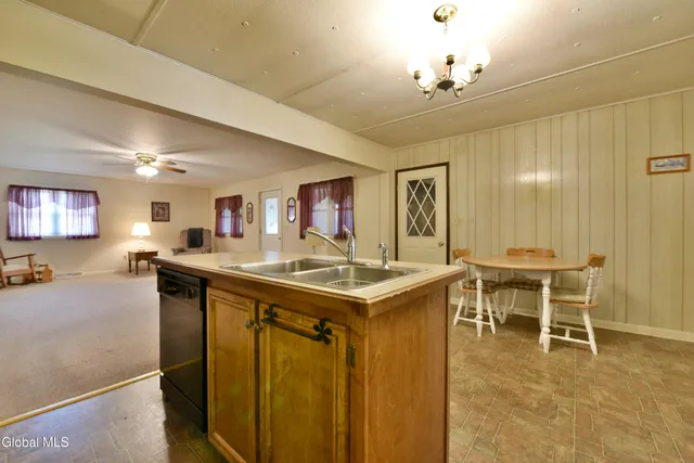 $249,900 | 807 Fon Clair Street, Johnstown, NY 12095