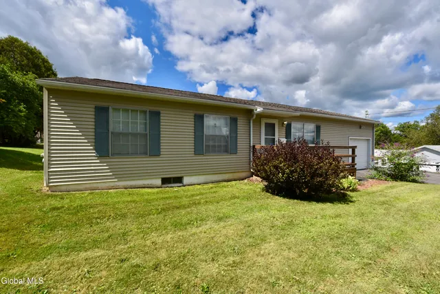 $249,900 | 807 Fon Clair Street, Johnstown, NY 12095