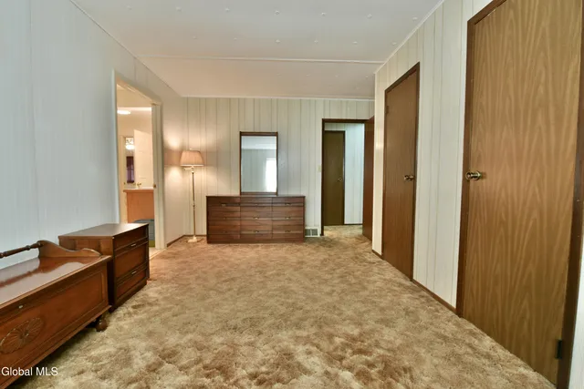 $249,900 | 807 Fon Clair Street, Johnstown, NY 12095