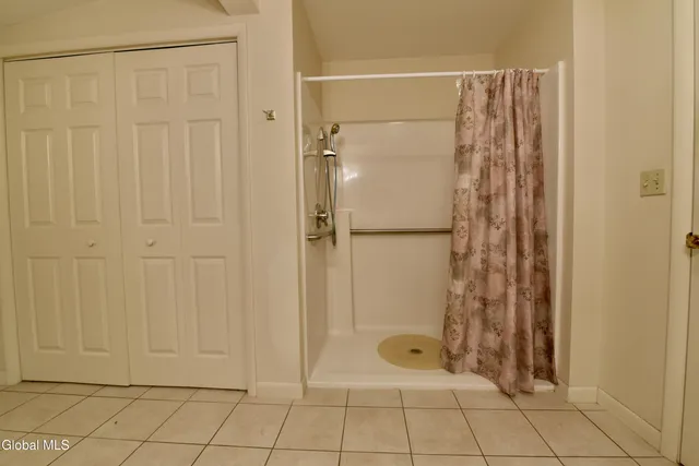 $249,900 | 807 Fon Clair Street, Johnstown, NY 12095