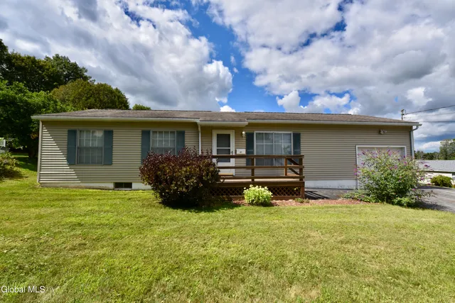 $249,900 | 807 Fon Clair Street, Johnstown, NY 12095