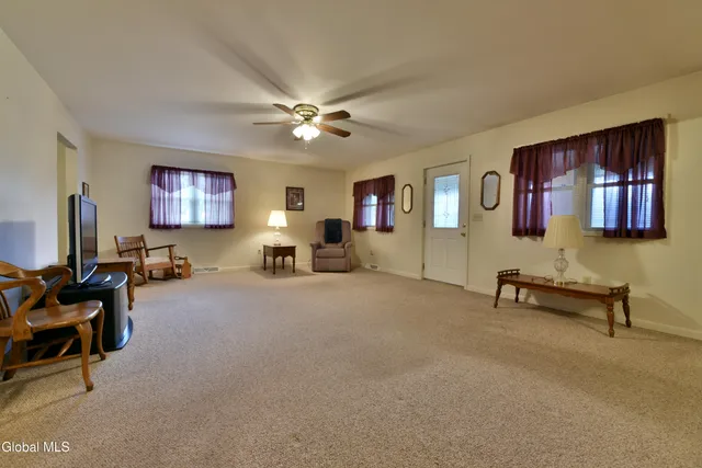 $249,900 | 807 Fon Clair Street, Johnstown, NY 12095