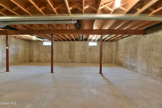 $249,900 | 807 Fon Clair Street, Johnstown, NY 12095