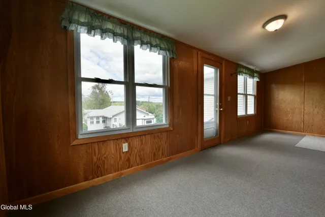 $249,900 | 807 Fon Clair Street, Johnstown, NY 12095