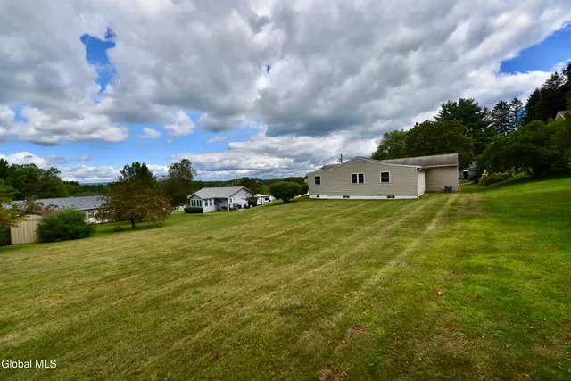 $249,900 | 807 Fon Clair Street, Johnstown, NY 12095