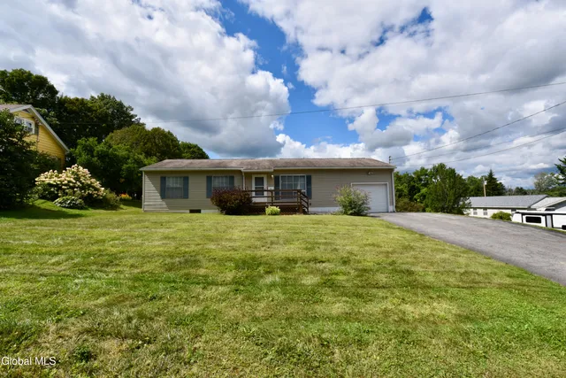 $249,900 | 807 Fon Clair Street, Johnstown, NY 12095