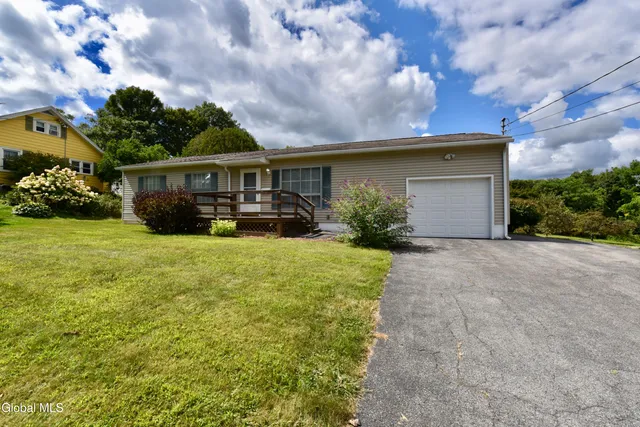 $249,900 | 807 Fon Clair Street, Johnstown, NY 12095
