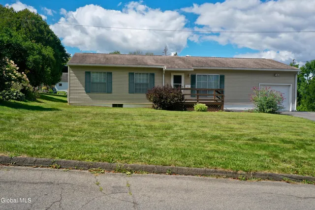 $249,900 | 807 Fon Clair Street, Johnstown, NY 12095