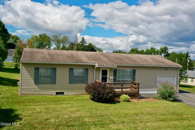 $249,900 | 807 Fon Clair Street, Johnstown, NY 12095