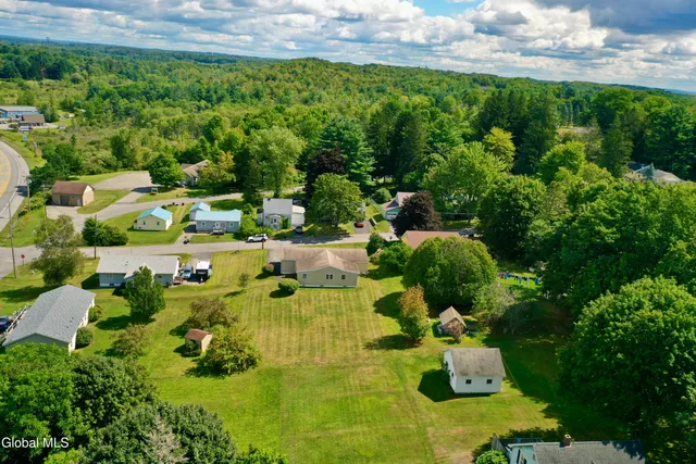 $249,900 | 807 Fon Clair Street, Johnstown, NY 12095