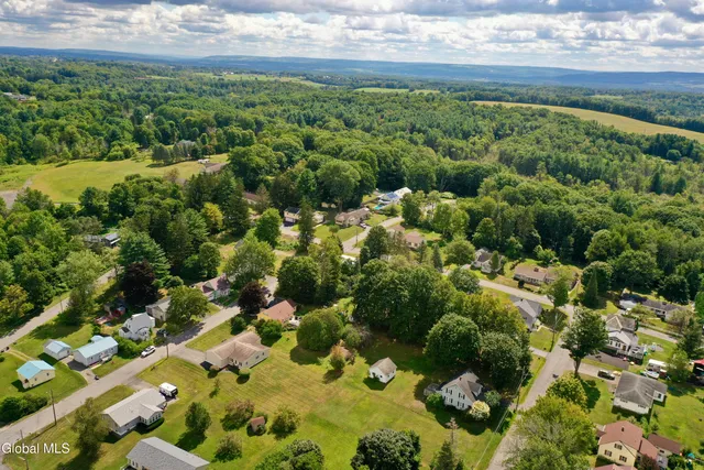 $249,900 | 807 Fon Clair Street, Johnstown, NY 12095