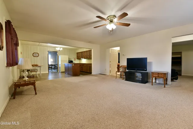 $249,900 | 807 Fon Clair Street, Johnstown, NY 12095